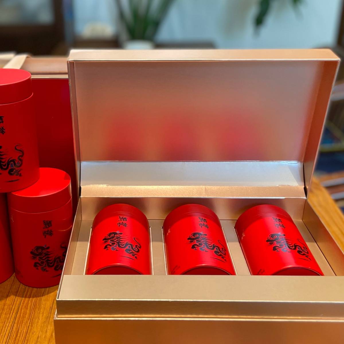 狮头岩老丛九曲红梅